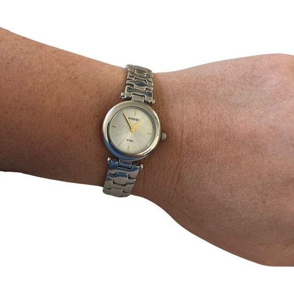 FOSSIL • Women’s Silver Bracelet Watch - Picture 2 of 7